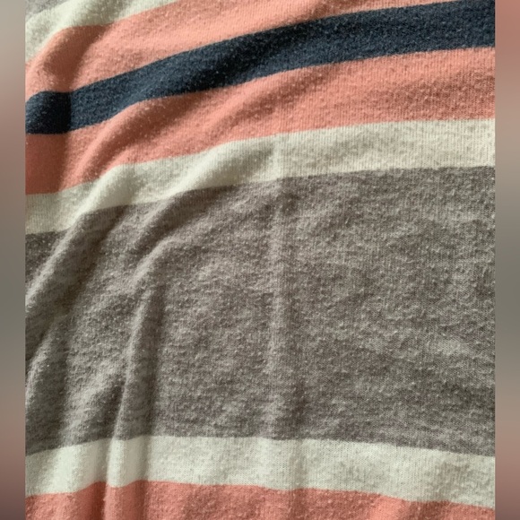 Lightweight soft women’s sweater size medium by Two Beautiful Maternity - Picture 3 of 7